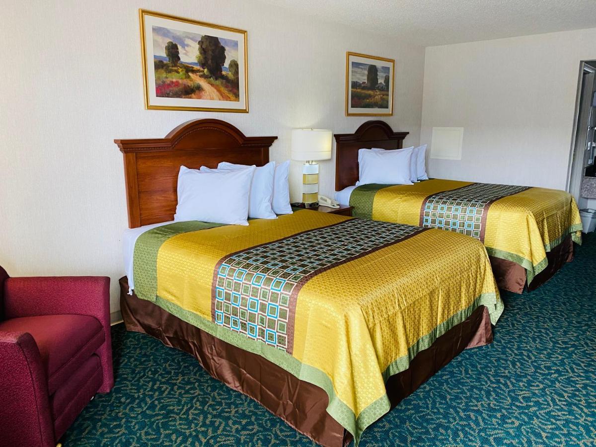 Harrisonville Inn & Suites Exteriör bild