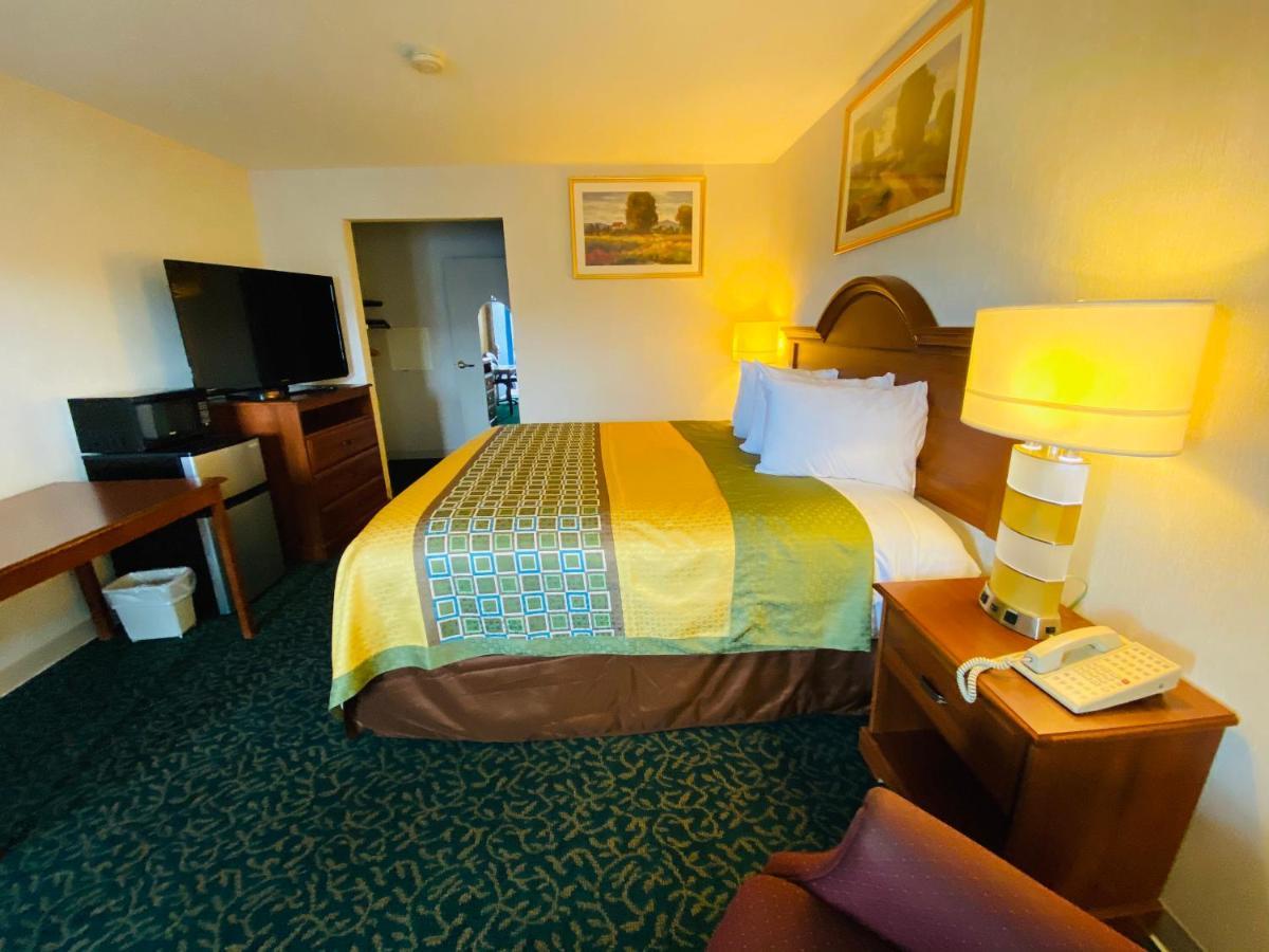 Harrisonville Inn & Suites Exteriör bild