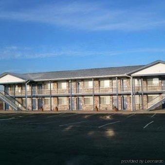 Harrisonville Inn & Suites Exteriör bild
